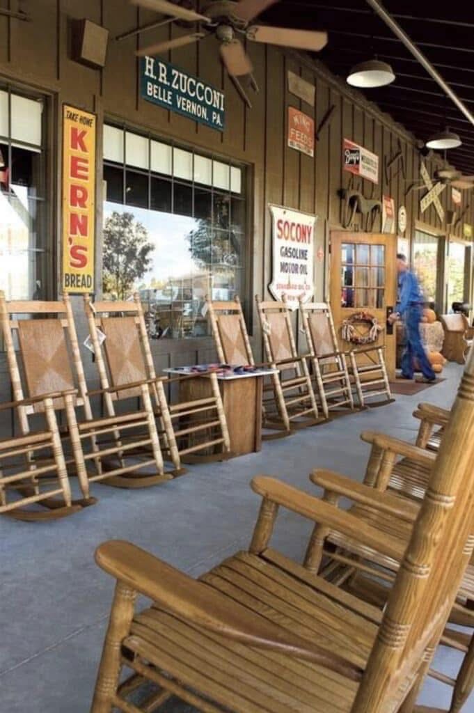 “I’ve Been to Cracker Barrel Hundreds of Times — But I Never Knew THIS Until Now 😲”