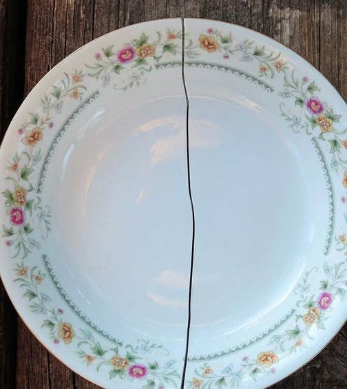 You’ll Love These Simple DIY Ideas for Old Plates